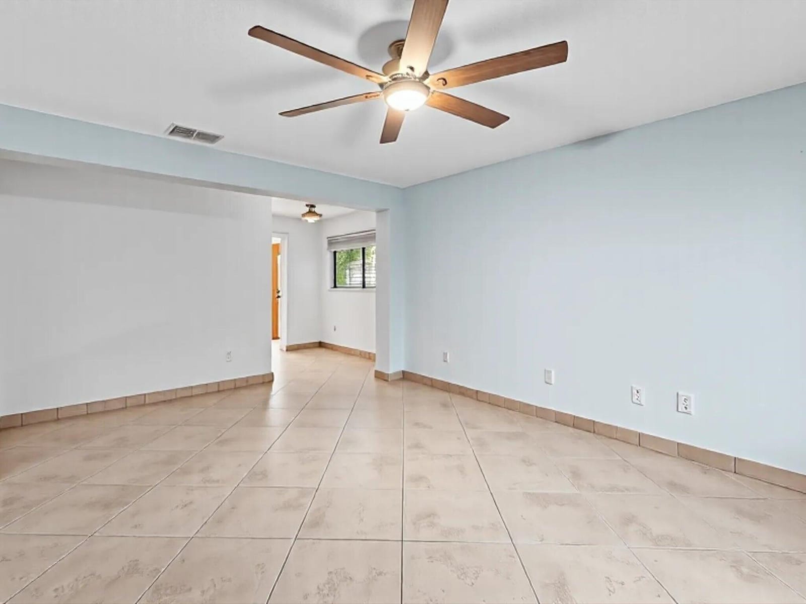 905 SE 13TH Court, Deerfield Beach, FL 33441 photo 17