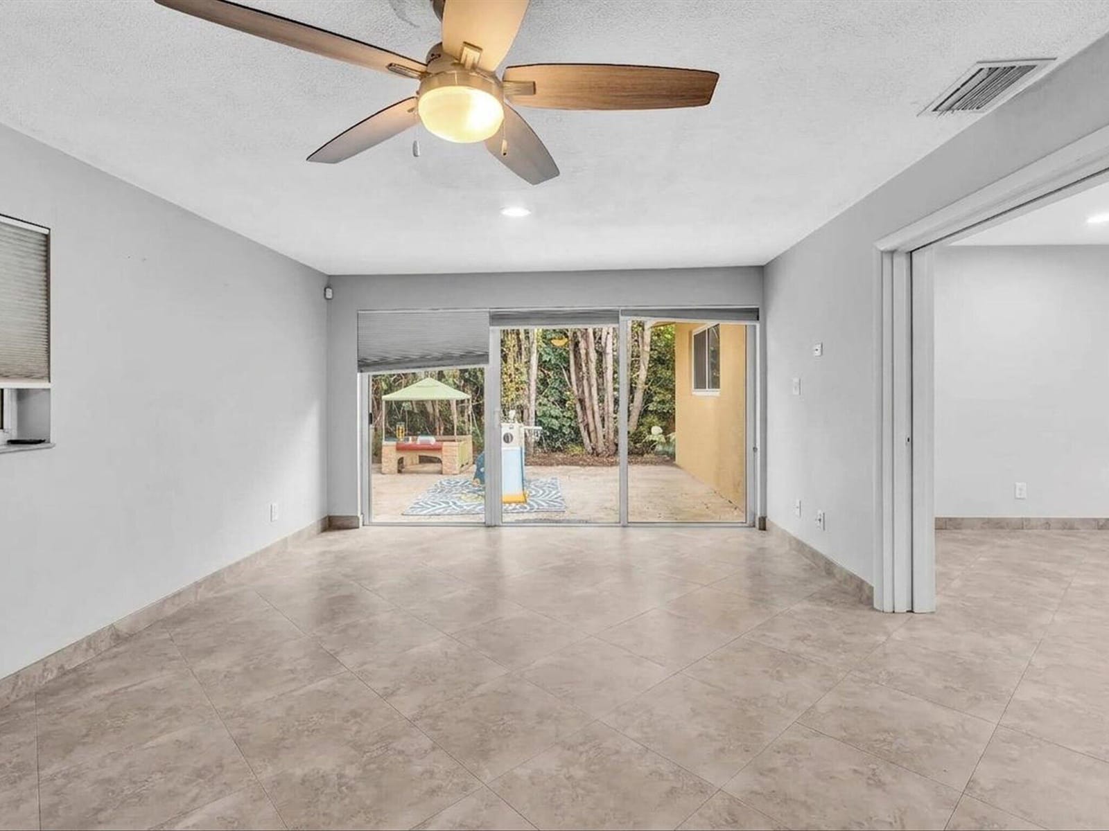 905 SE 13TH Court, Deerfield Beach, FL 33441 photo 28
