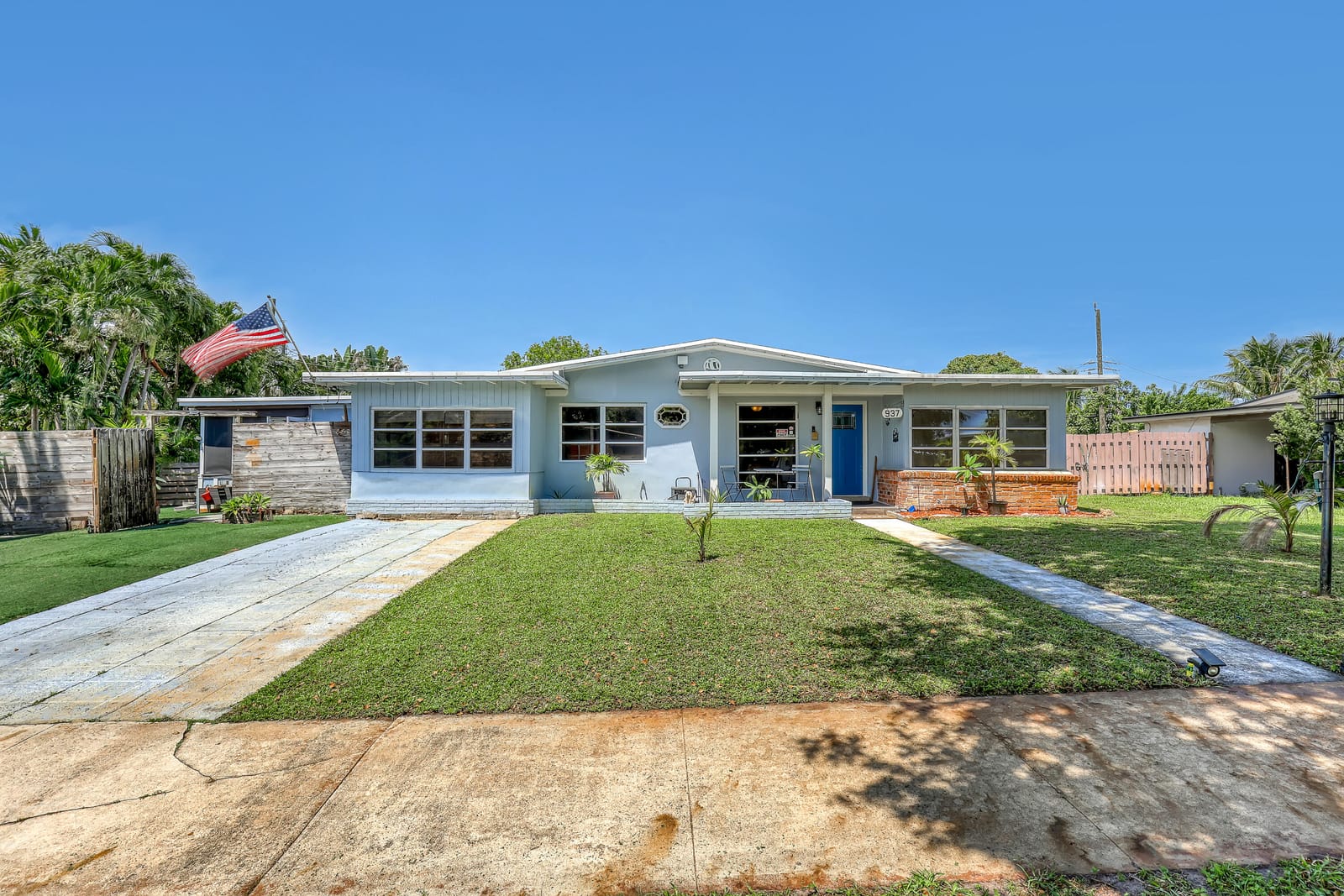 937 W DUVAL Street, Lantana, FL 33462