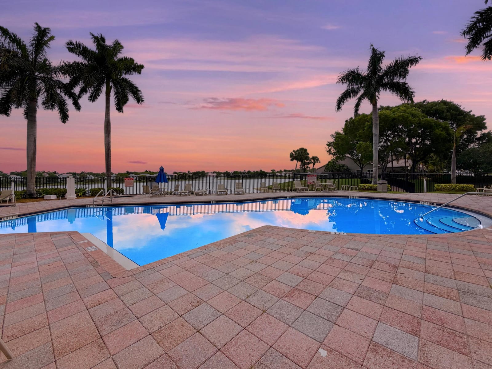 10725 PELICAN Drive — photo 2