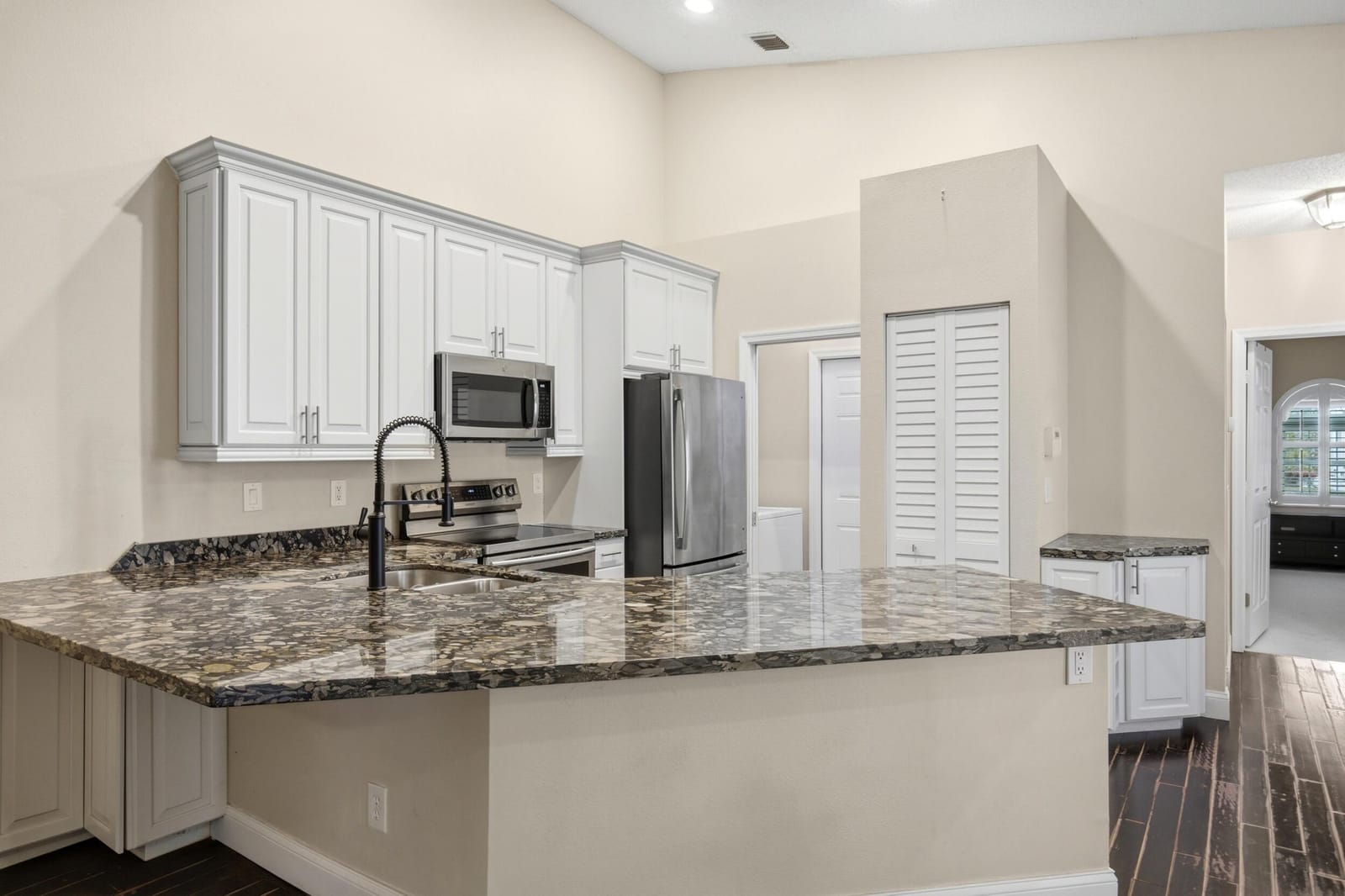10725 PELICAN Drive — photo 6