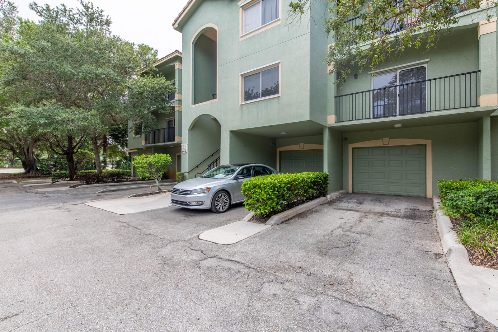 350 Crestwood Circle 203, Royal Palm Beach, FL 33411 photo 2