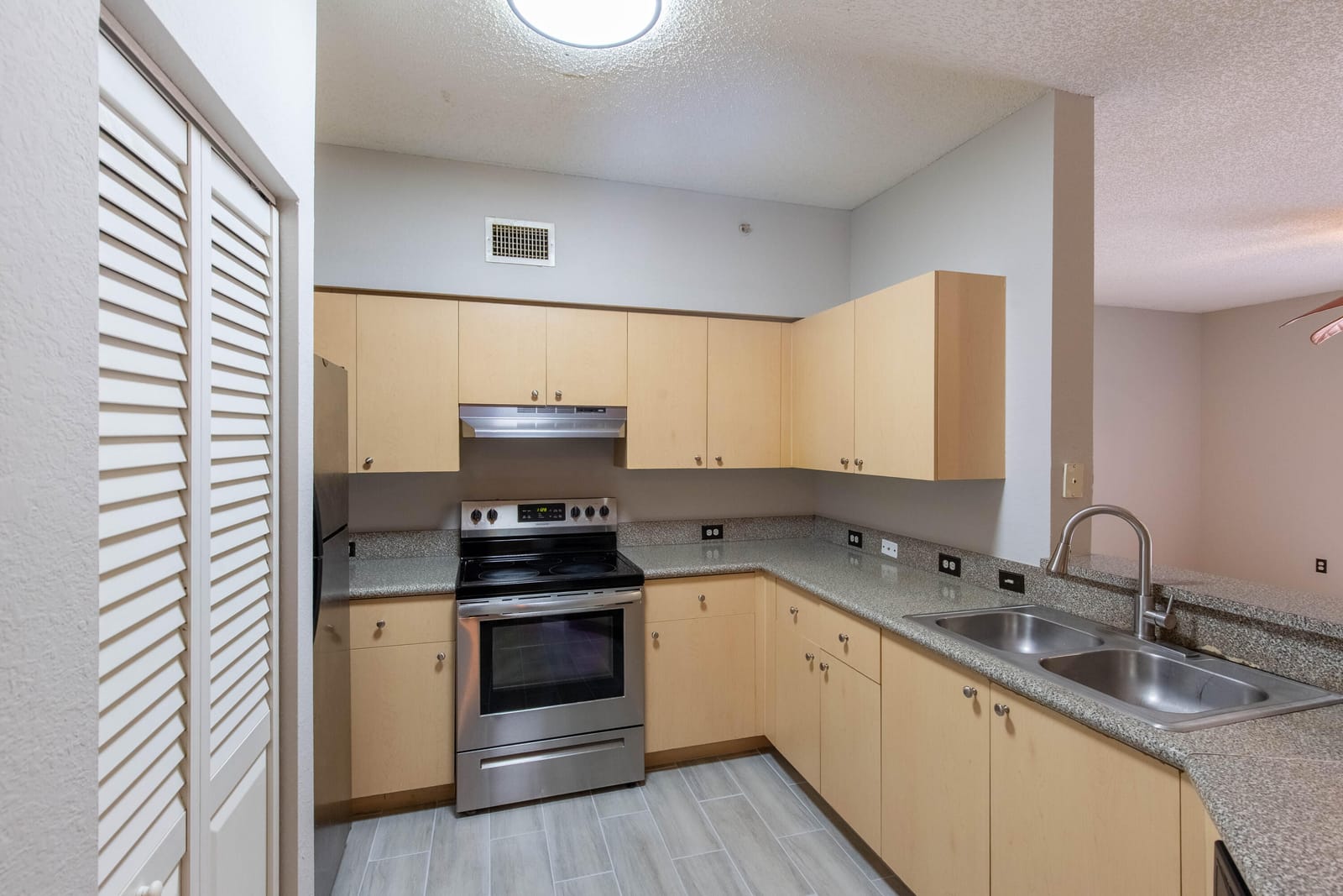 350 Crestwood Circle 203, Royal Palm Beach, FL 33411 photo 6