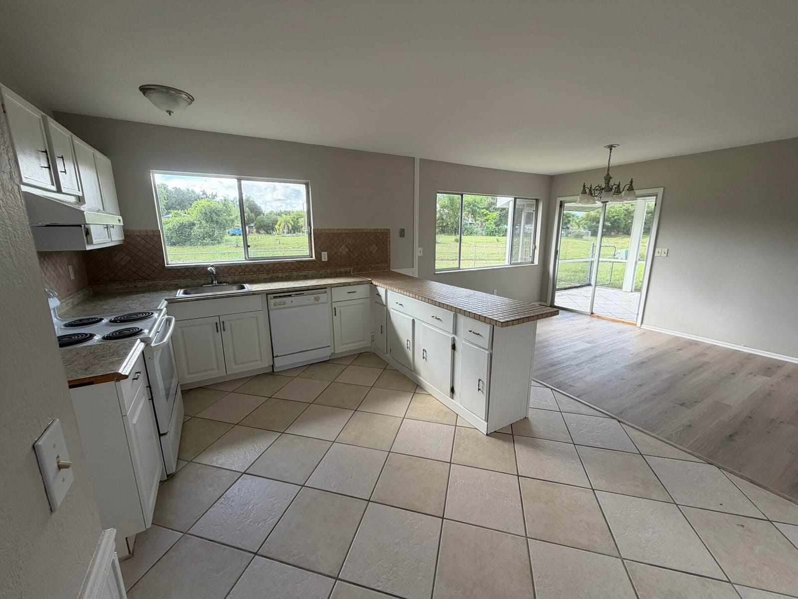 2931 SW BIRTLE Court — photo 7