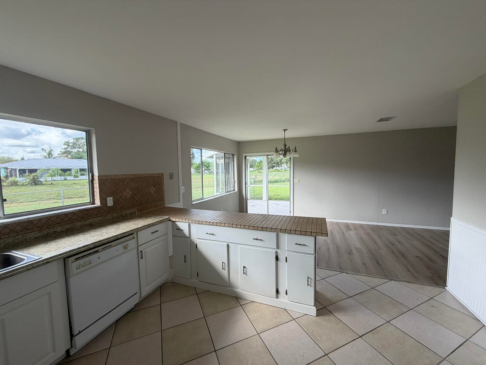 2931 SW BIRTLE Court — photo 8