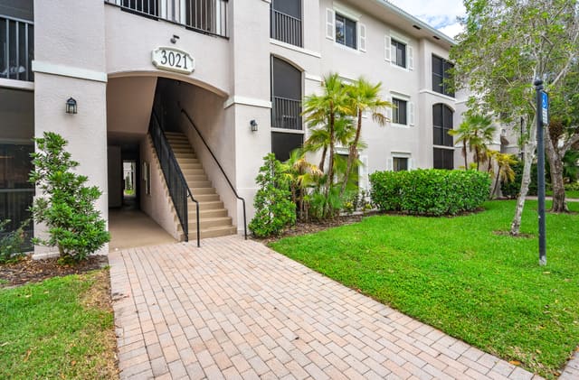 3021 Alcazar Place 306, Palm Beach Gardens, FL 33410