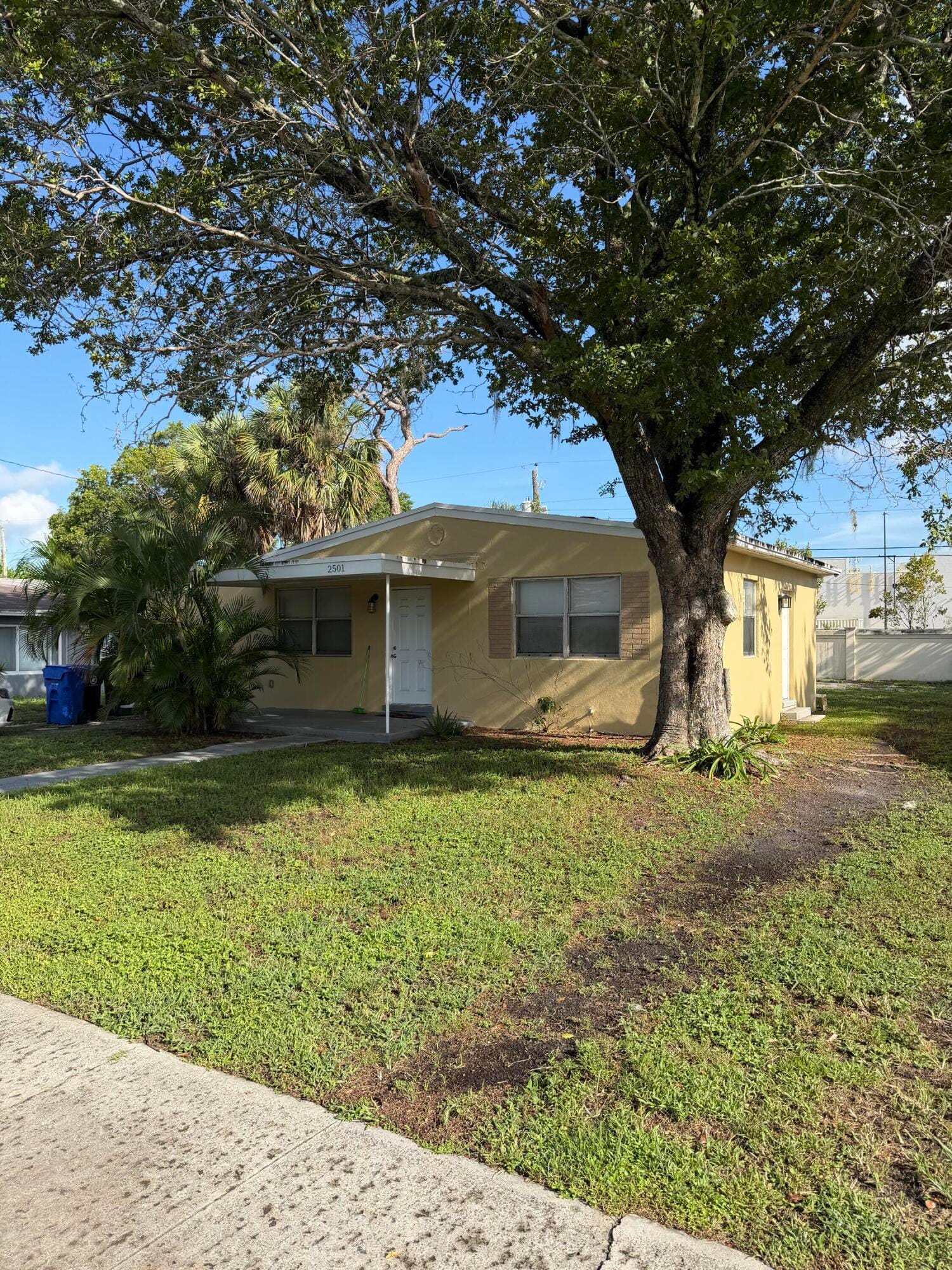 2501 SW 3RD Street