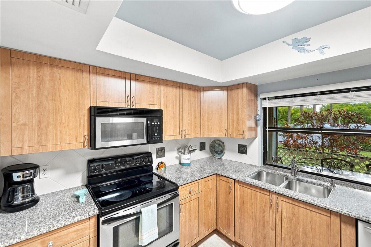 4150 NE Breakwater Drive, Jensen Beach, FL 34957 photo 12
