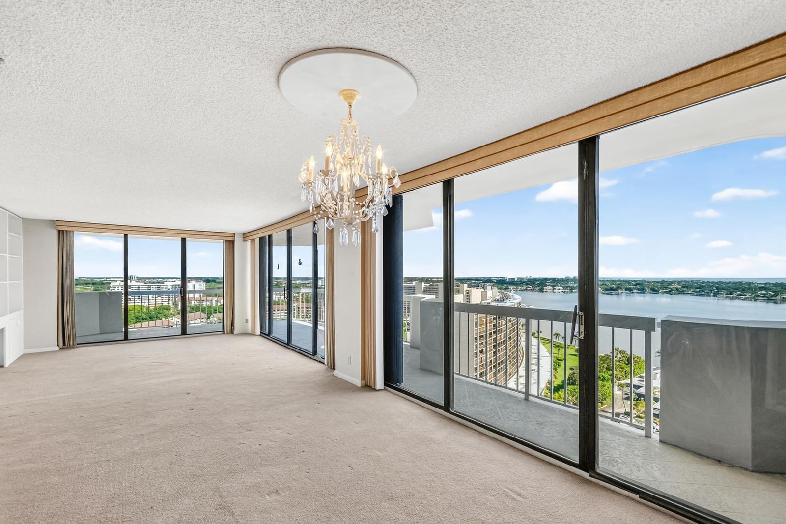 123 Lakeshore Drive 1945 — photo 4