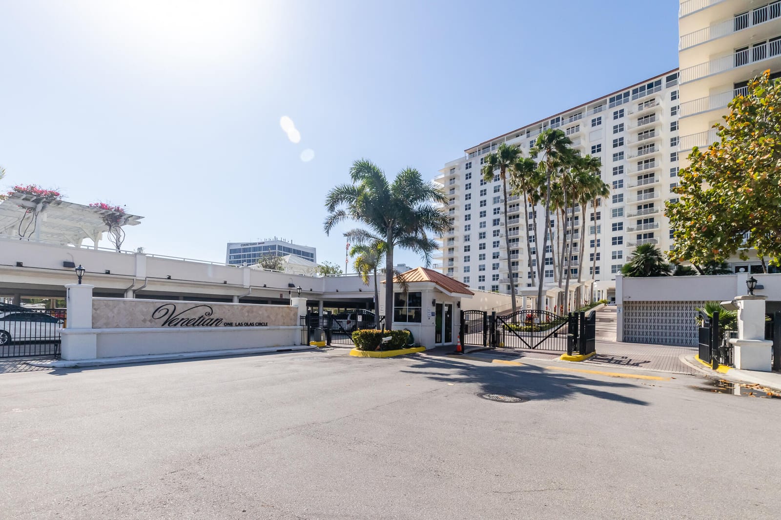 1 LAS OLAS Circle 1105 — photo 4