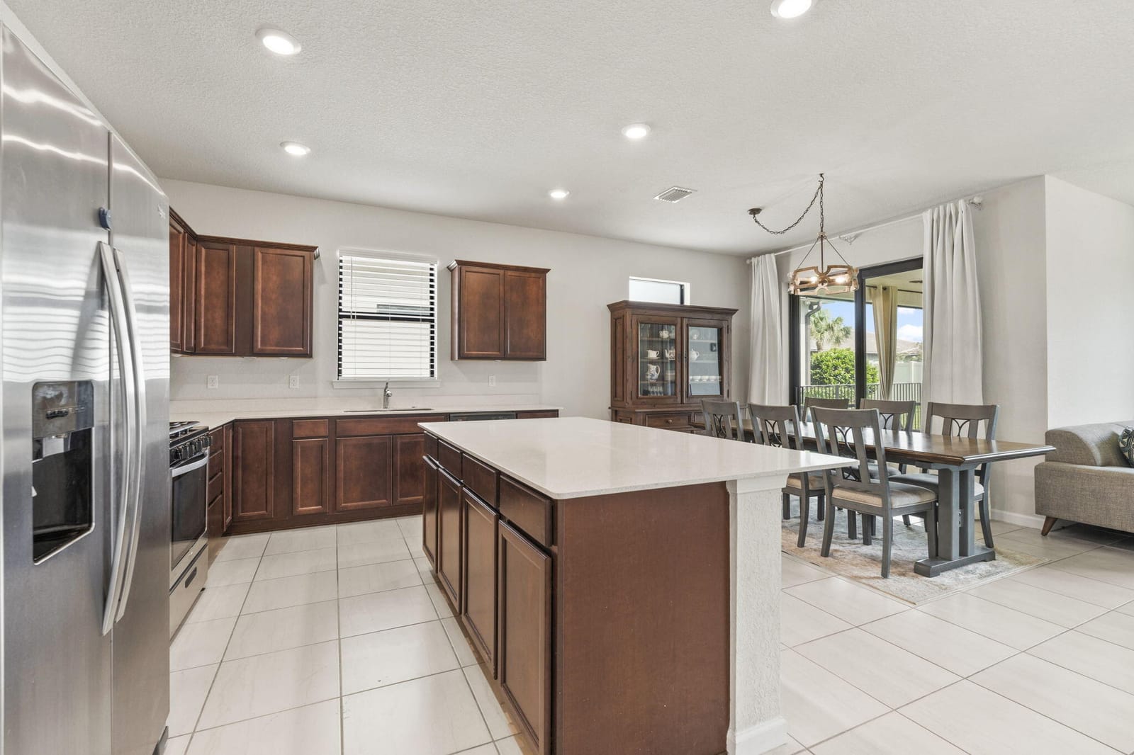 535 SE VILLANDRY Way — photo 6