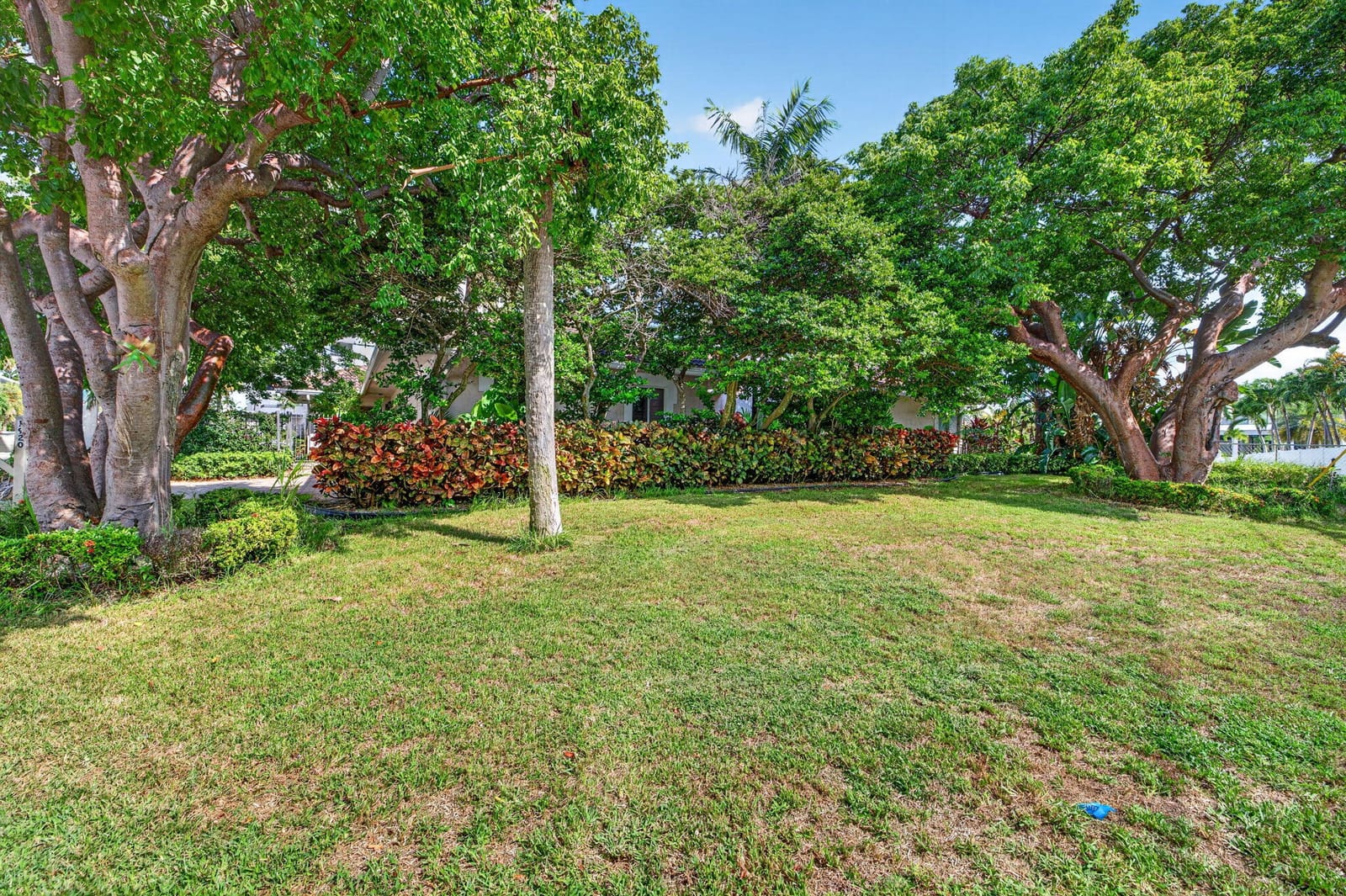 1920 E Terra Mar Drive, Lauderdale-By-The-Sea, FL 33062 photo 3