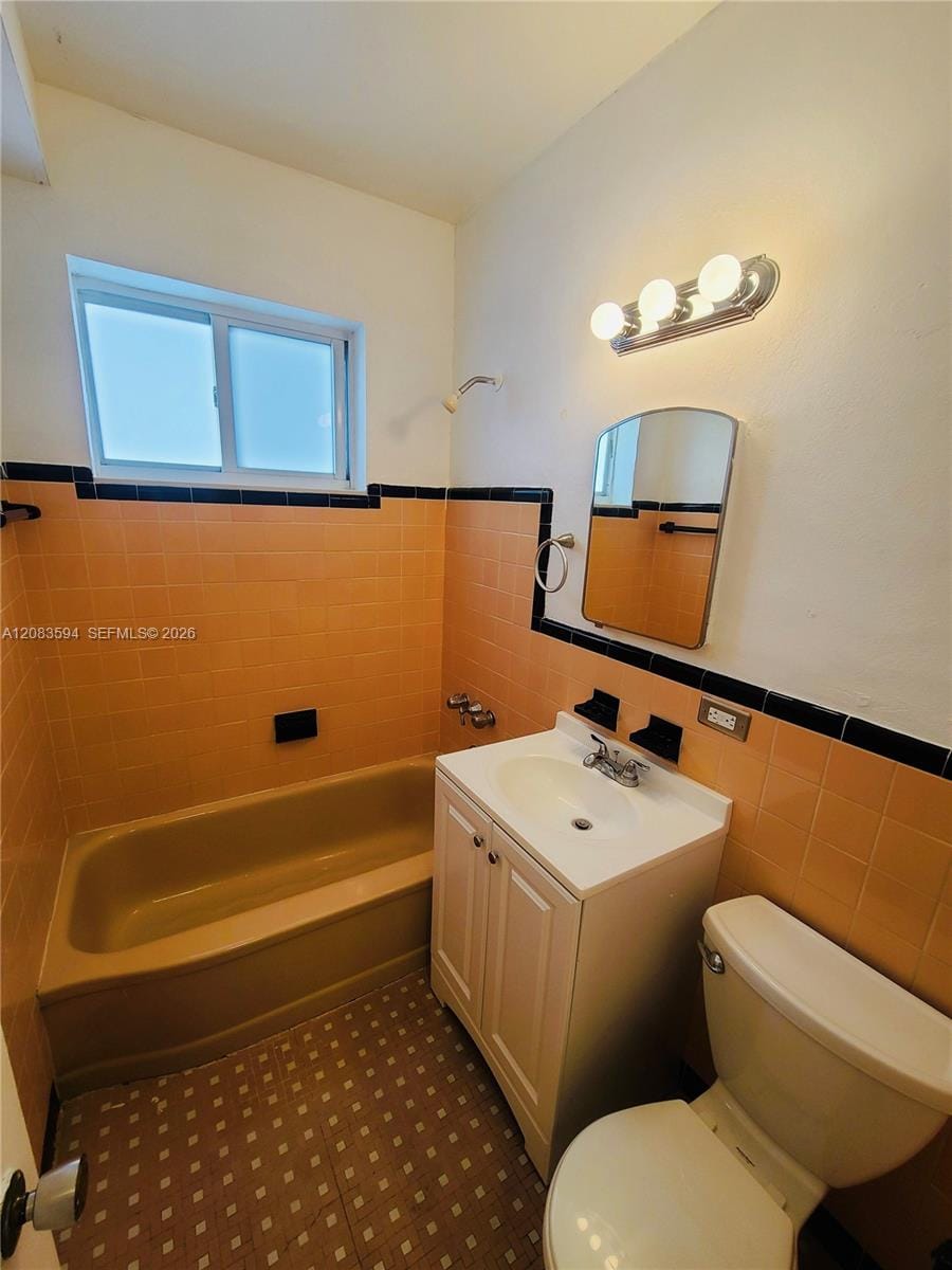 220 Collins Avenue 8B — photo 6