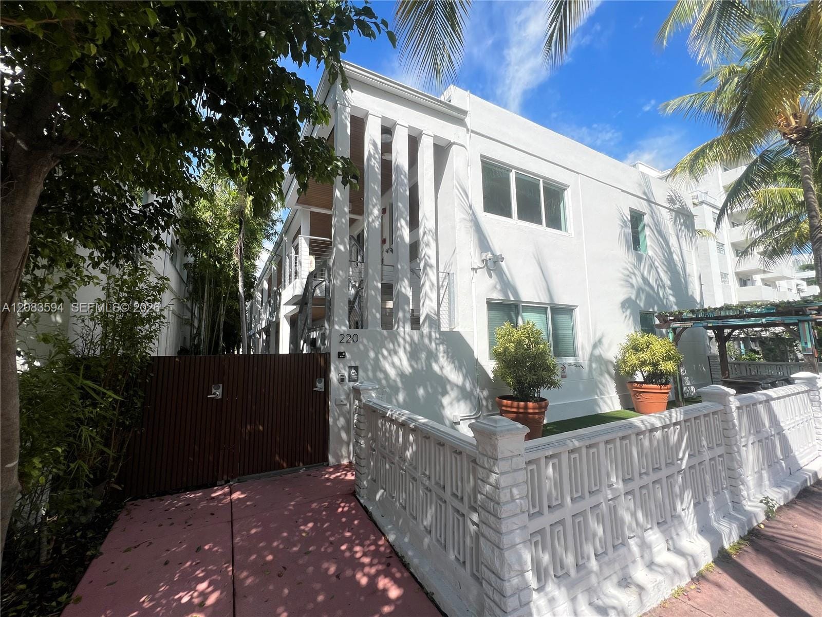 220 Collins Avenue 8B, Miami Beach, FL 33139