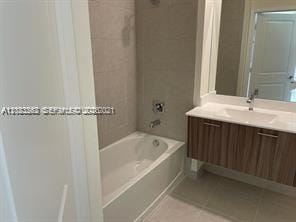 6453 NW 102nd Path 301, Doral, FL 33178 photo 17