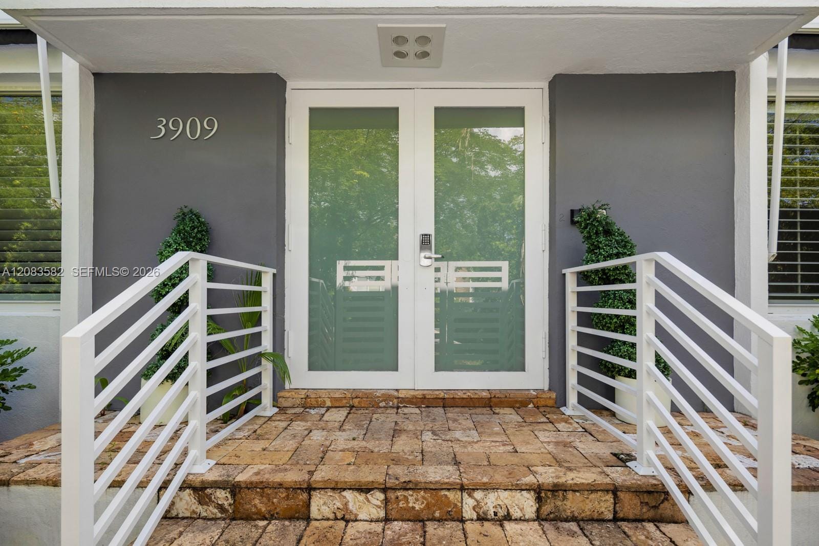 3909 Garden Avenue 1 — photo 2