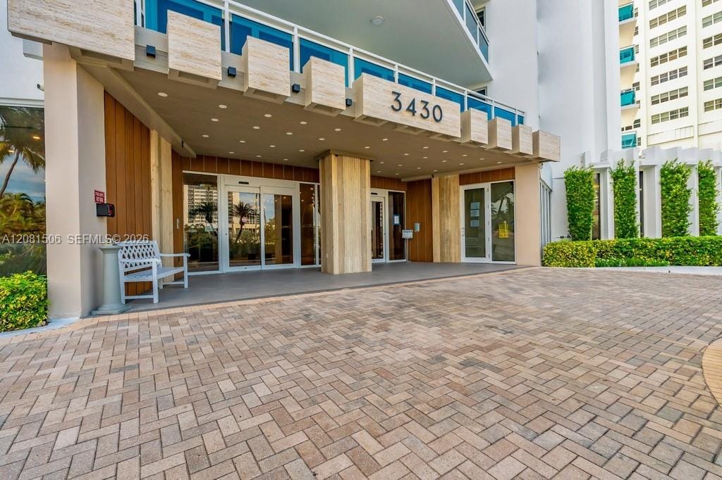3430 Galt Ocean Drive 305 — photo 5