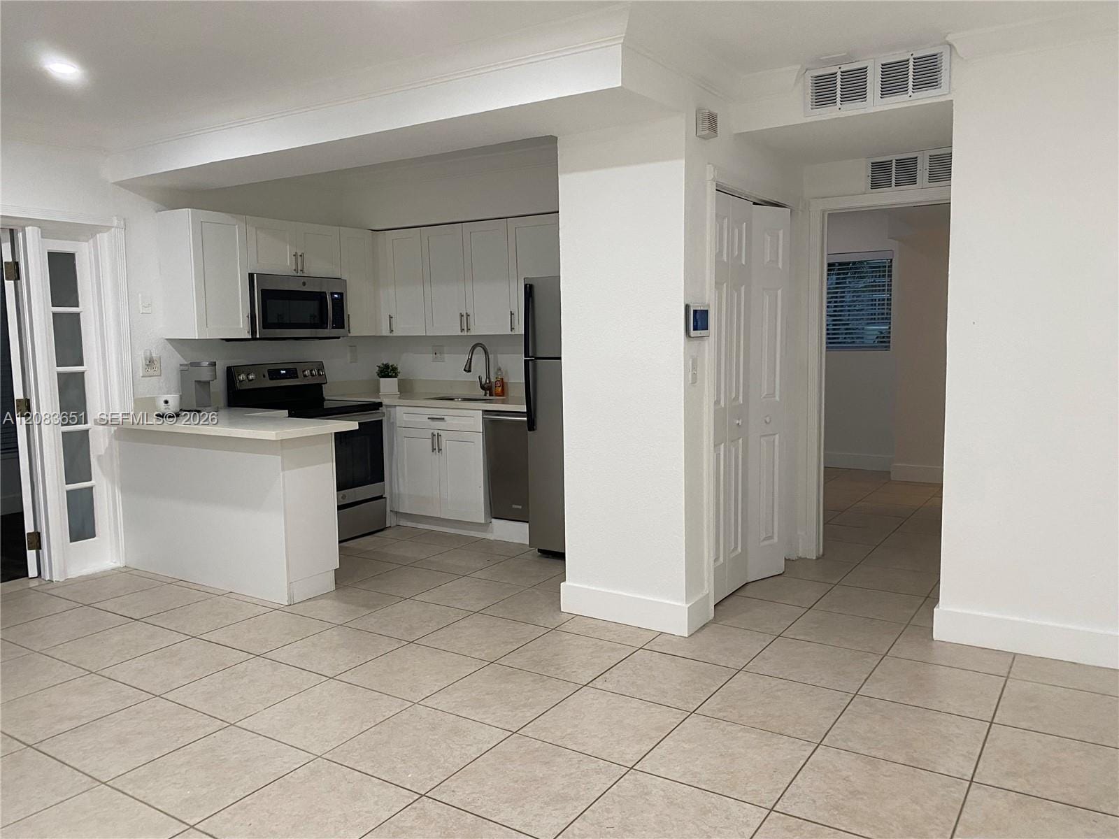 1 Edgewater Drive 103, Coral Gables, FL 33133