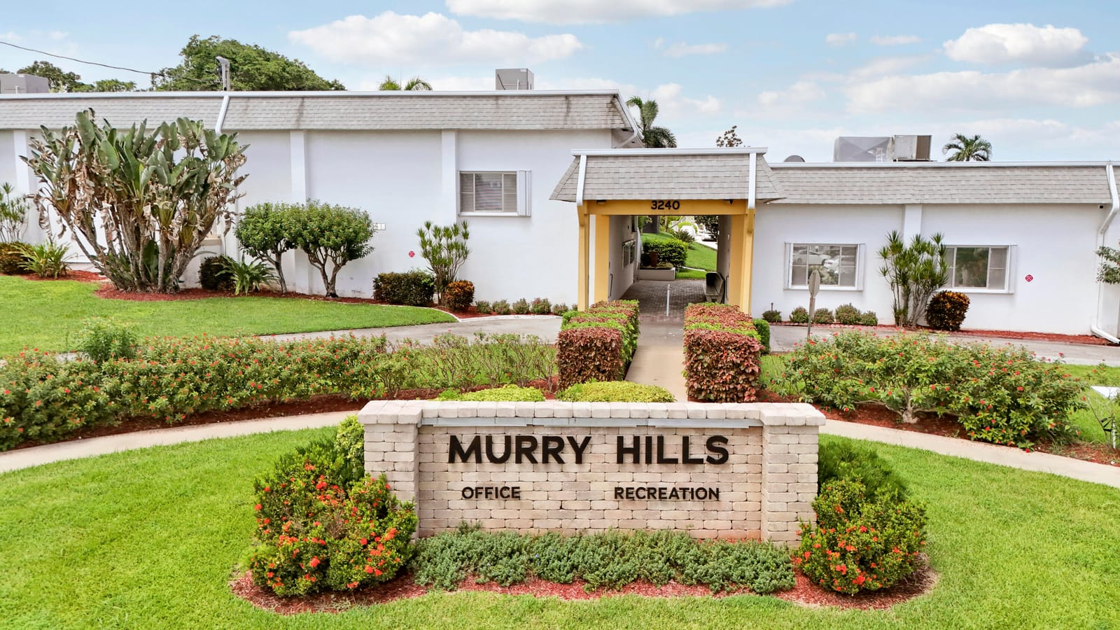 3040 LAKE OSBORNE Drive 109 — photo 1