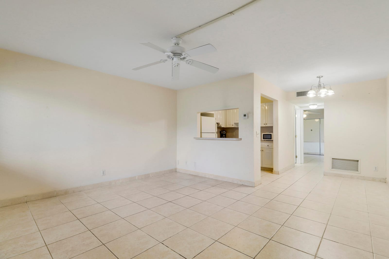 3040 LAKE OSBORNE Drive 109 — photo 6