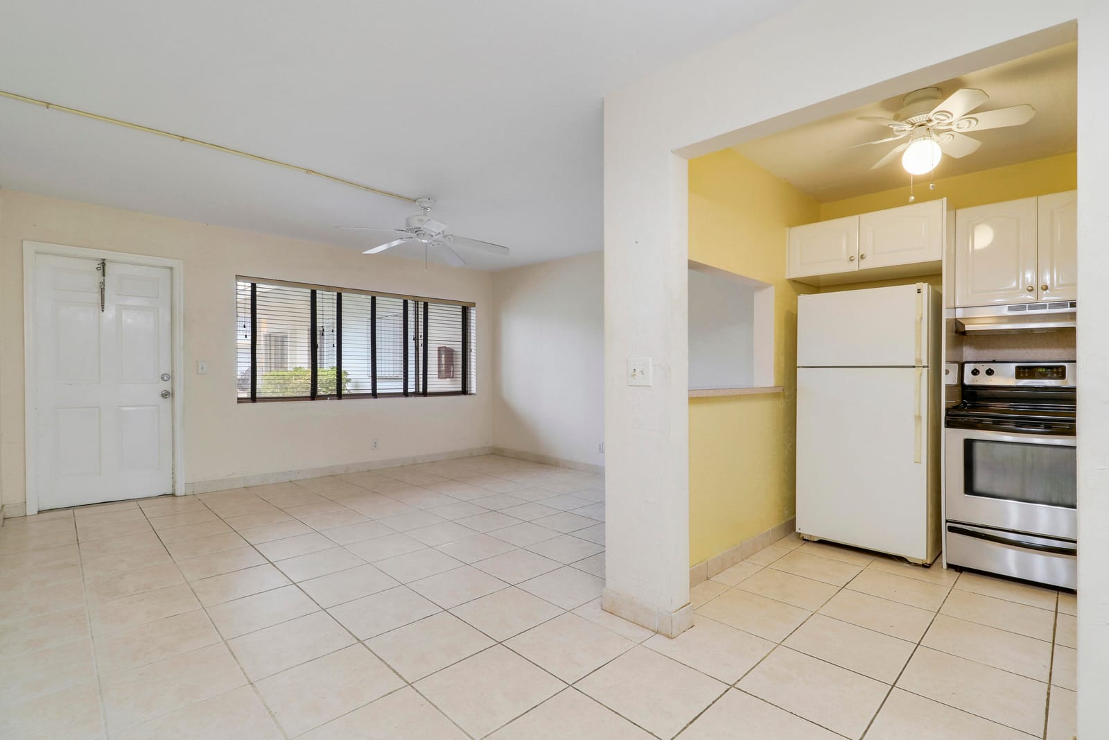 3040 LAKE OSBORNE Drive 109 — photo 9
