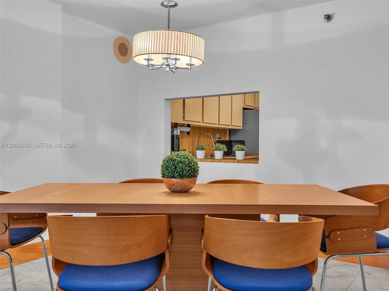 2625 Collins Avenue 910 — photo 4
