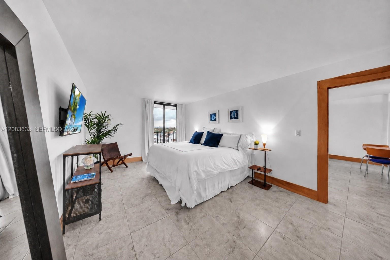 2625 Collins Avenue 910 — photo 5