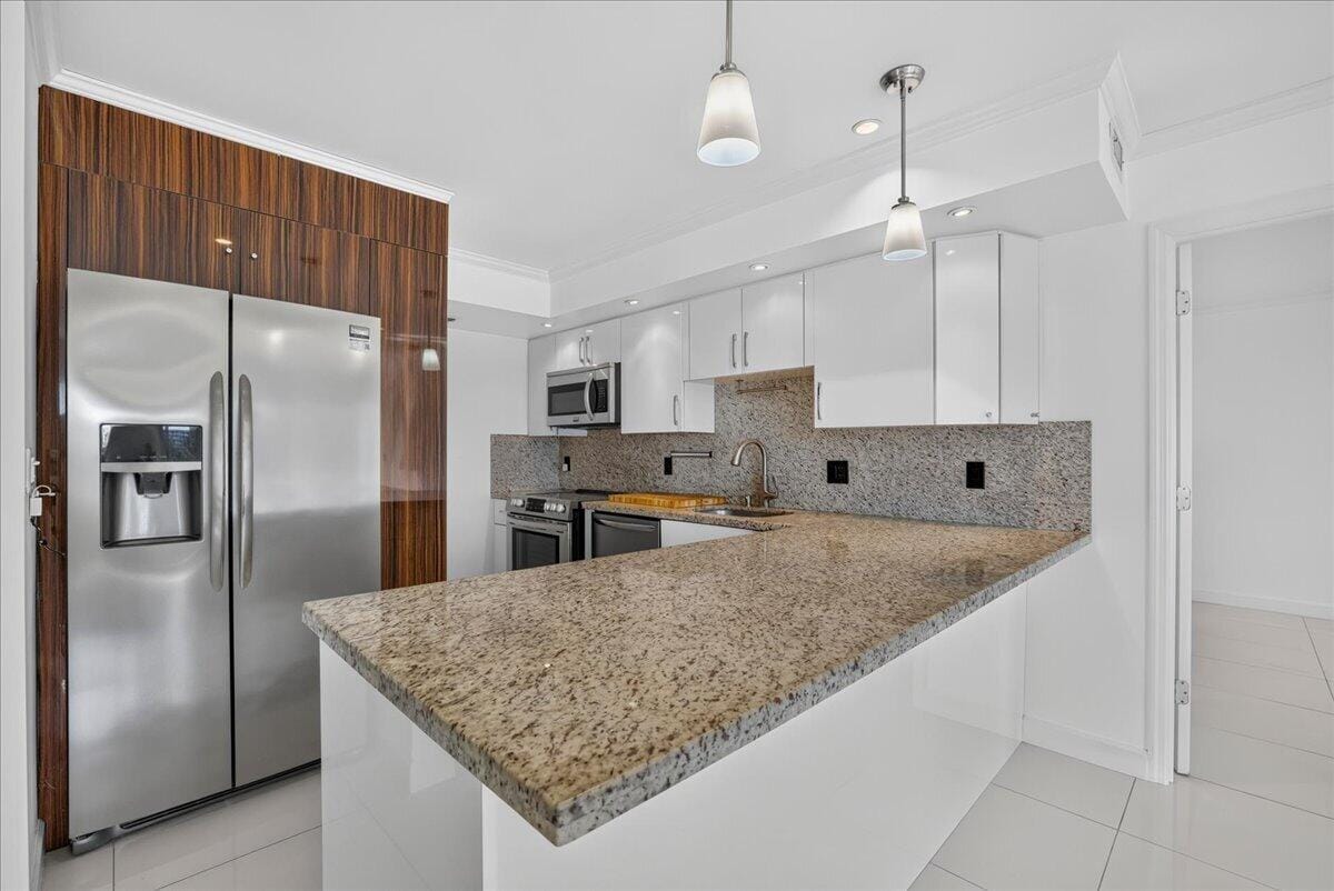 300 Diplomat Parkway 606 — photo 11