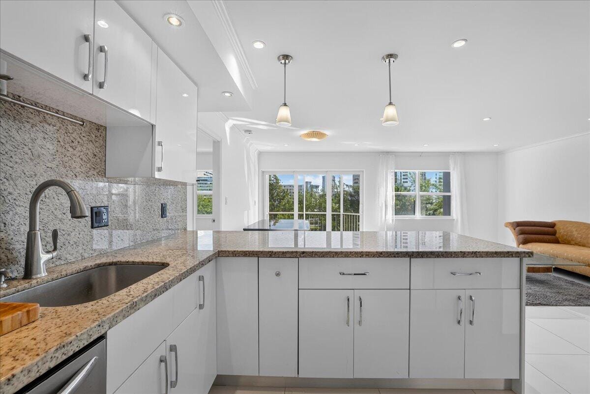 300 Diplomat Parkway 606 — photo 12