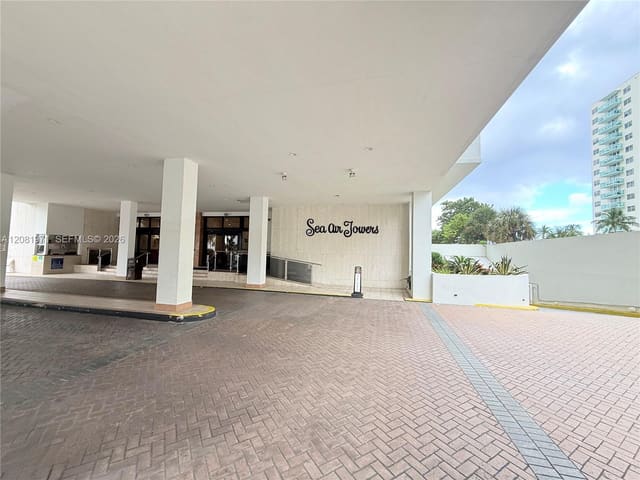 3725 S Ocean Drive 423, Hollywood, FL 33019