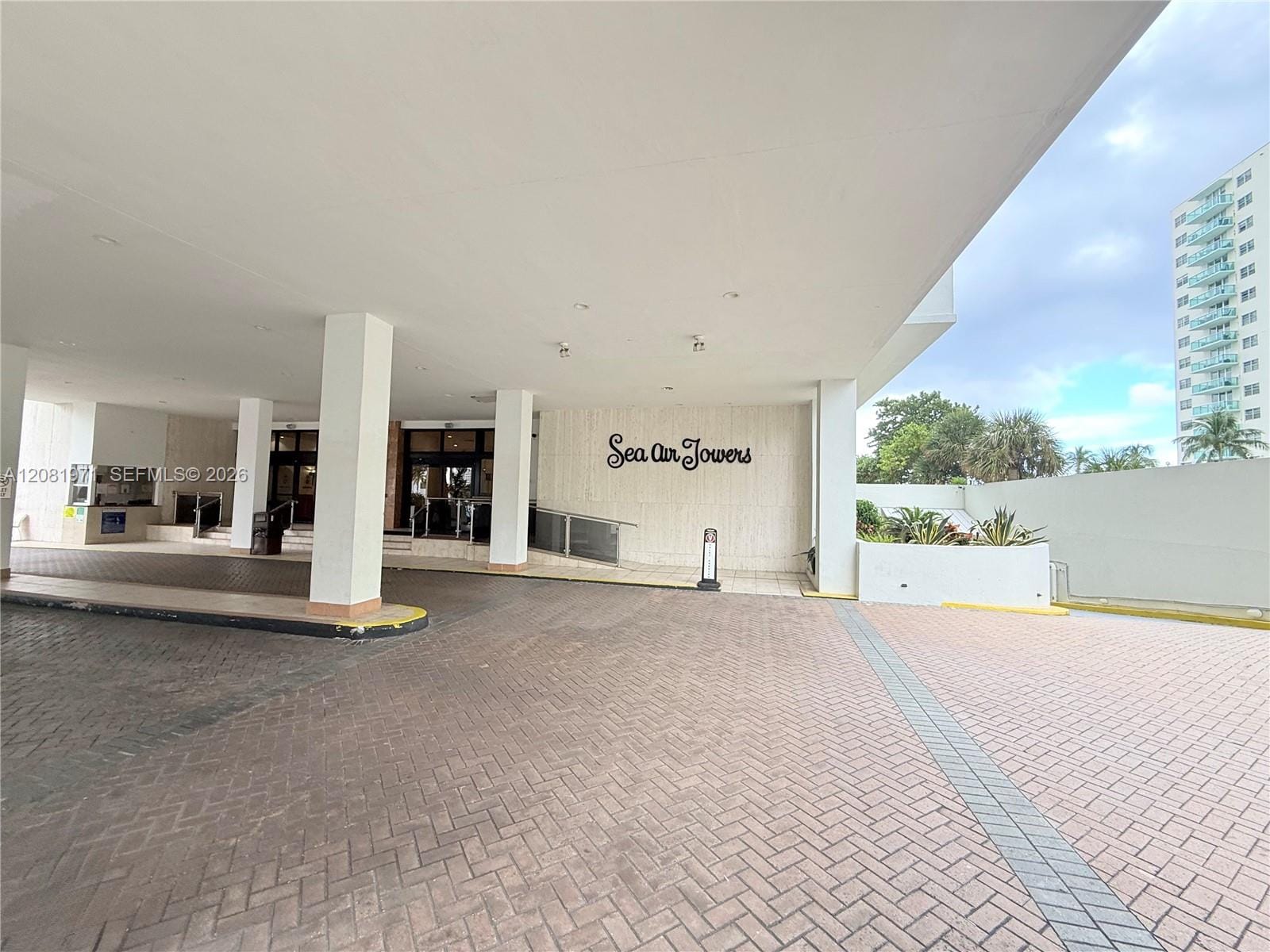 3725 S Ocean Drive 423