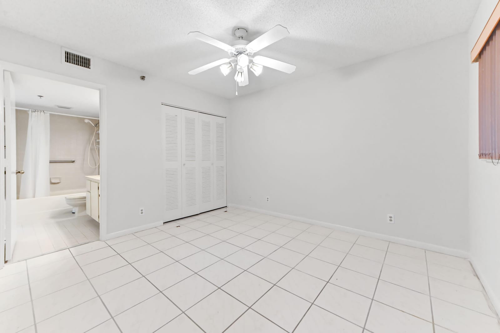 7260 Kinghurst Drive 106, Delray Beach, FL 33446 photo 14
