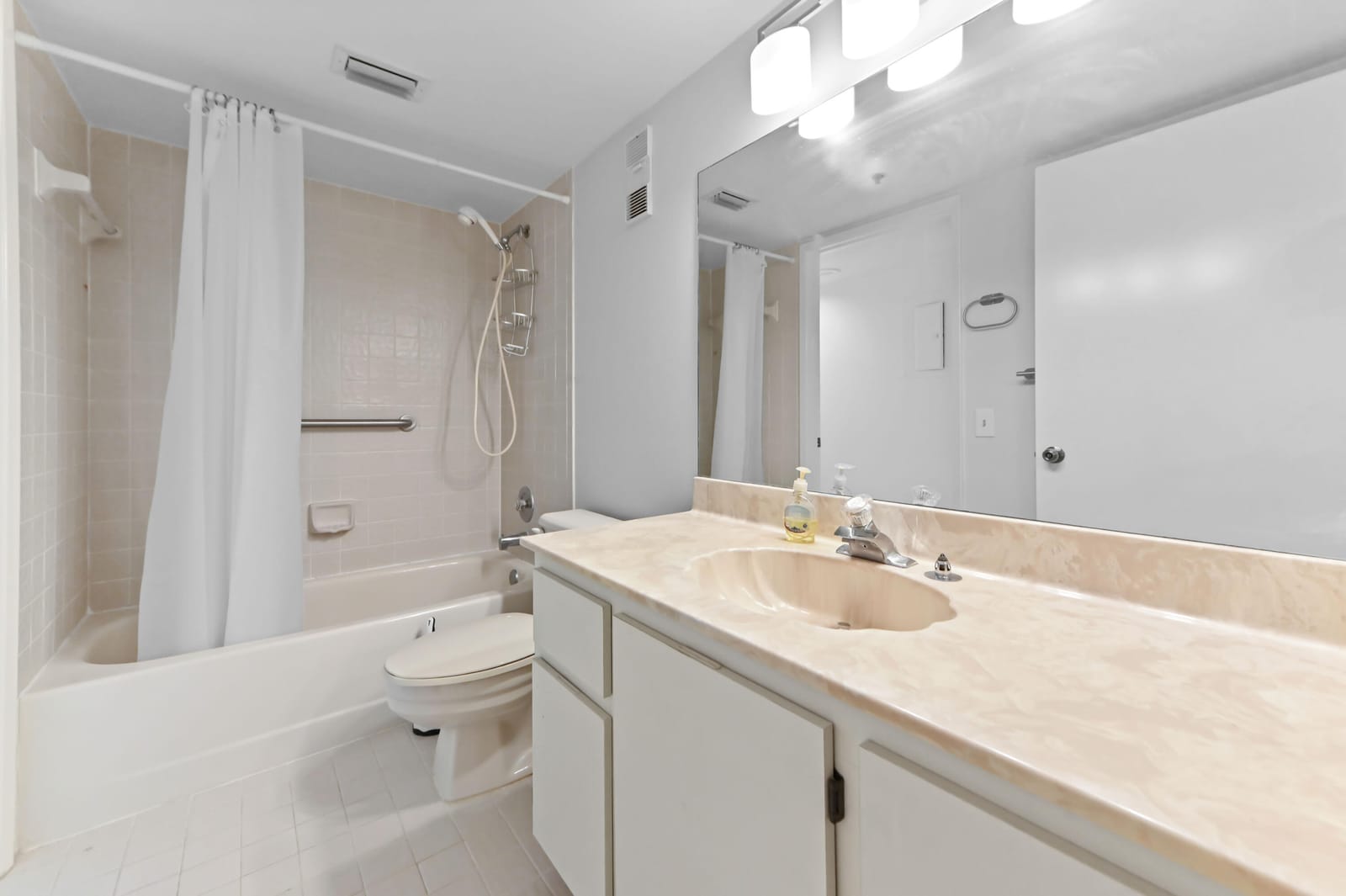 7260 Kinghurst Drive 106, Delray Beach, FL 33446 photo 16