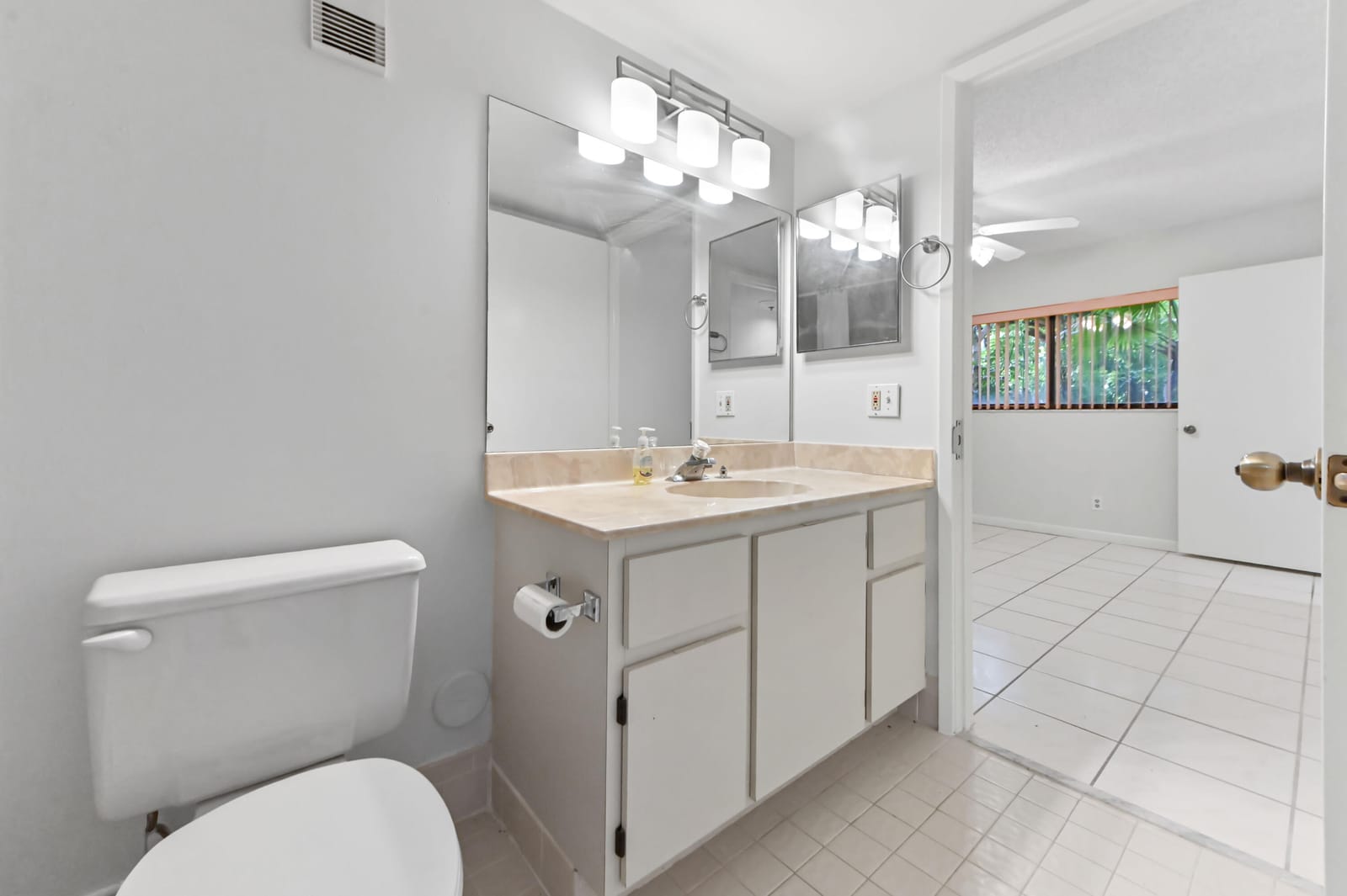 7260 Kinghurst Drive 106, Delray Beach, FL 33446 photo 17