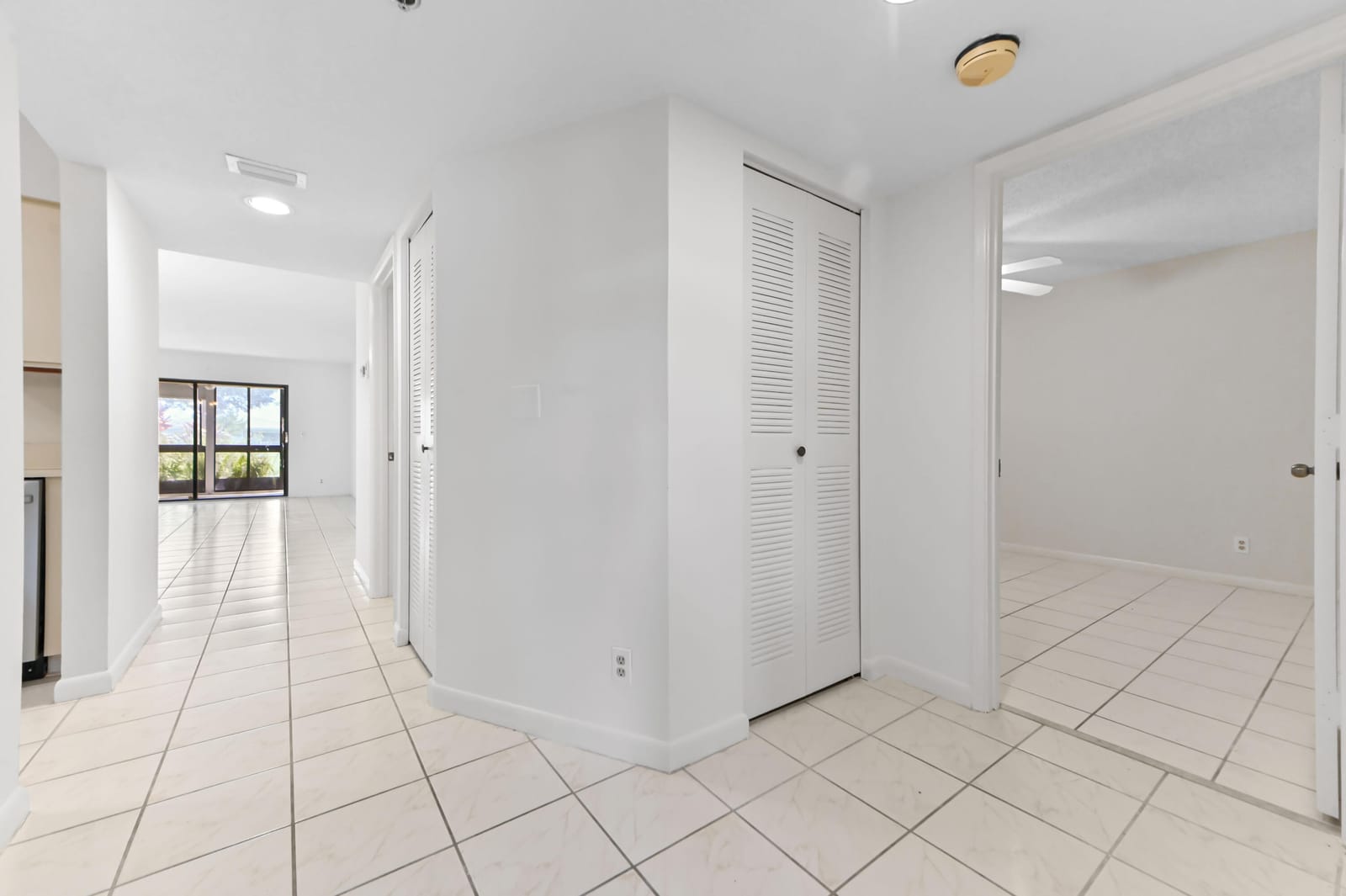 7260 Kinghurst Drive 106 — photo 4