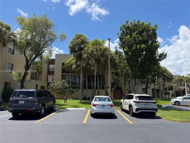 10875 SW 112th Avenue 202, Miami, FL 33176
