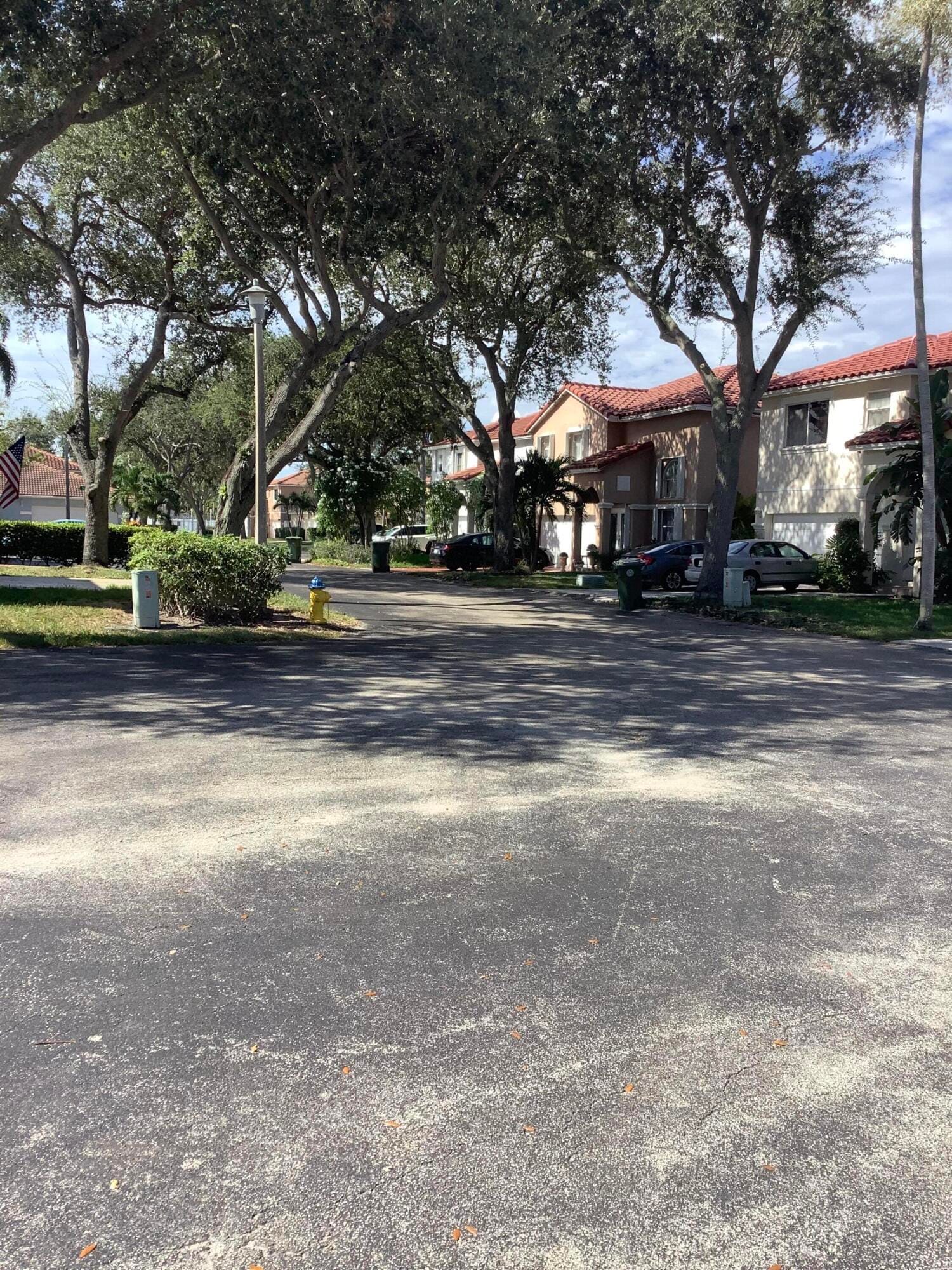 201 SW 98th Terrace, Pembroke Pines, FL 33025 photo 17