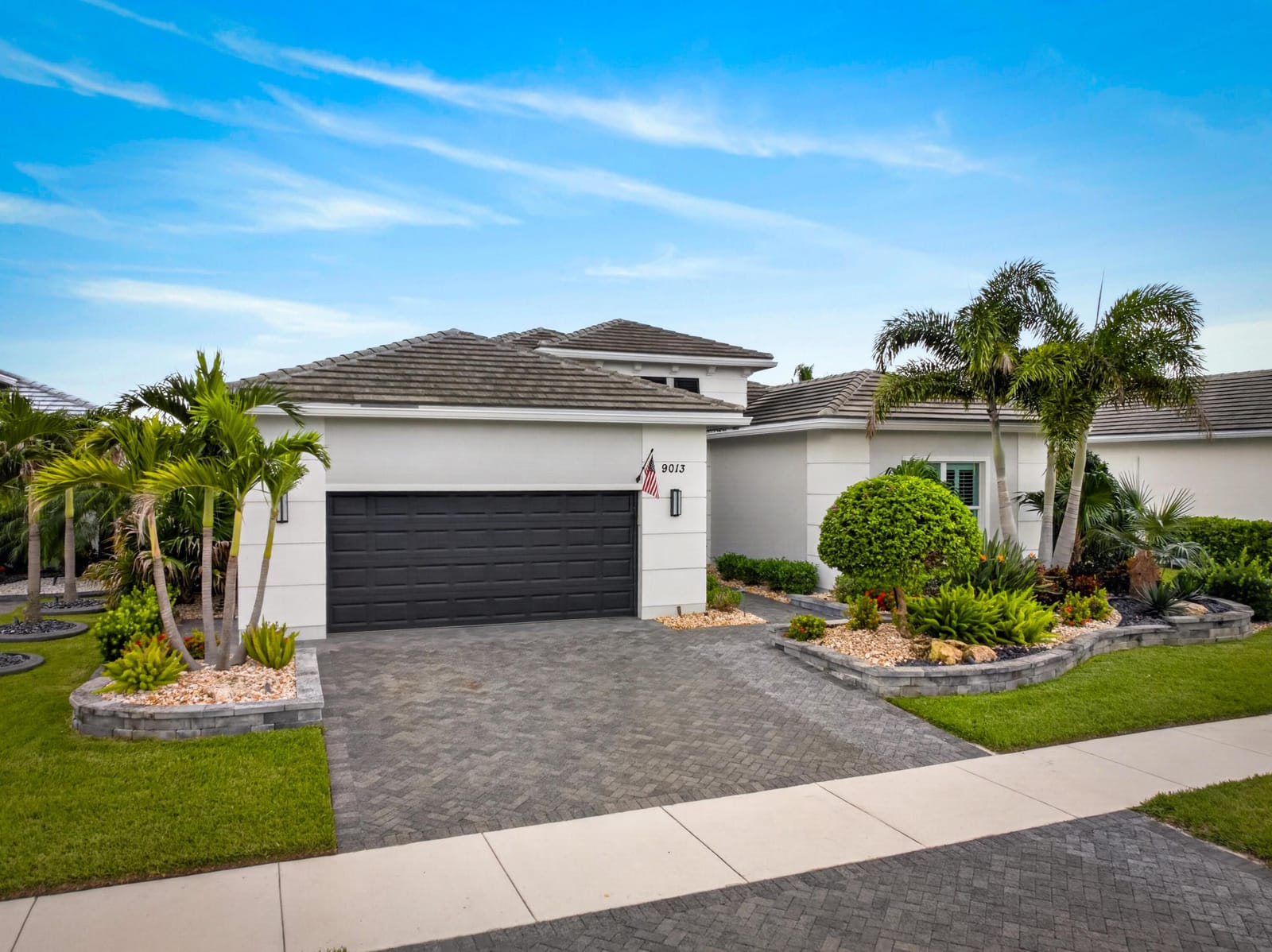 9013 SW MATILDA Way — photo 3