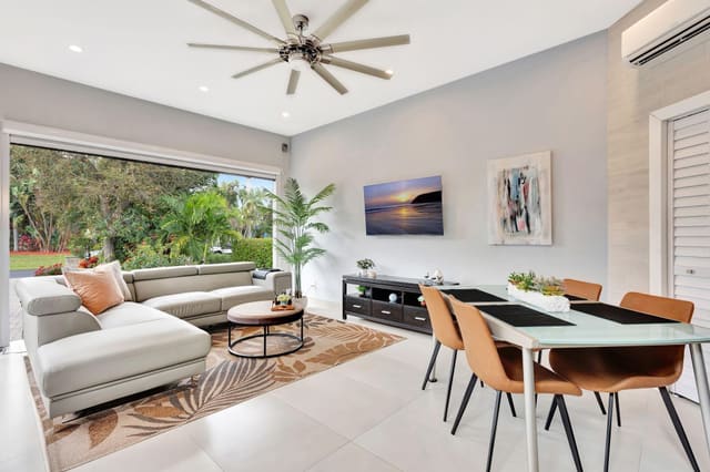 397 SUNDIAL Circle 397, Margate, FL 33068