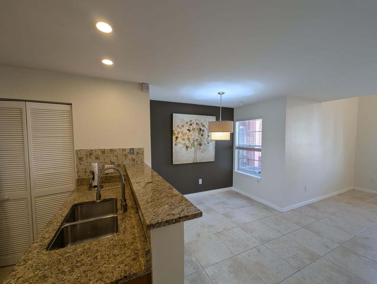 1335 CRYSTAL Way E — photo 3