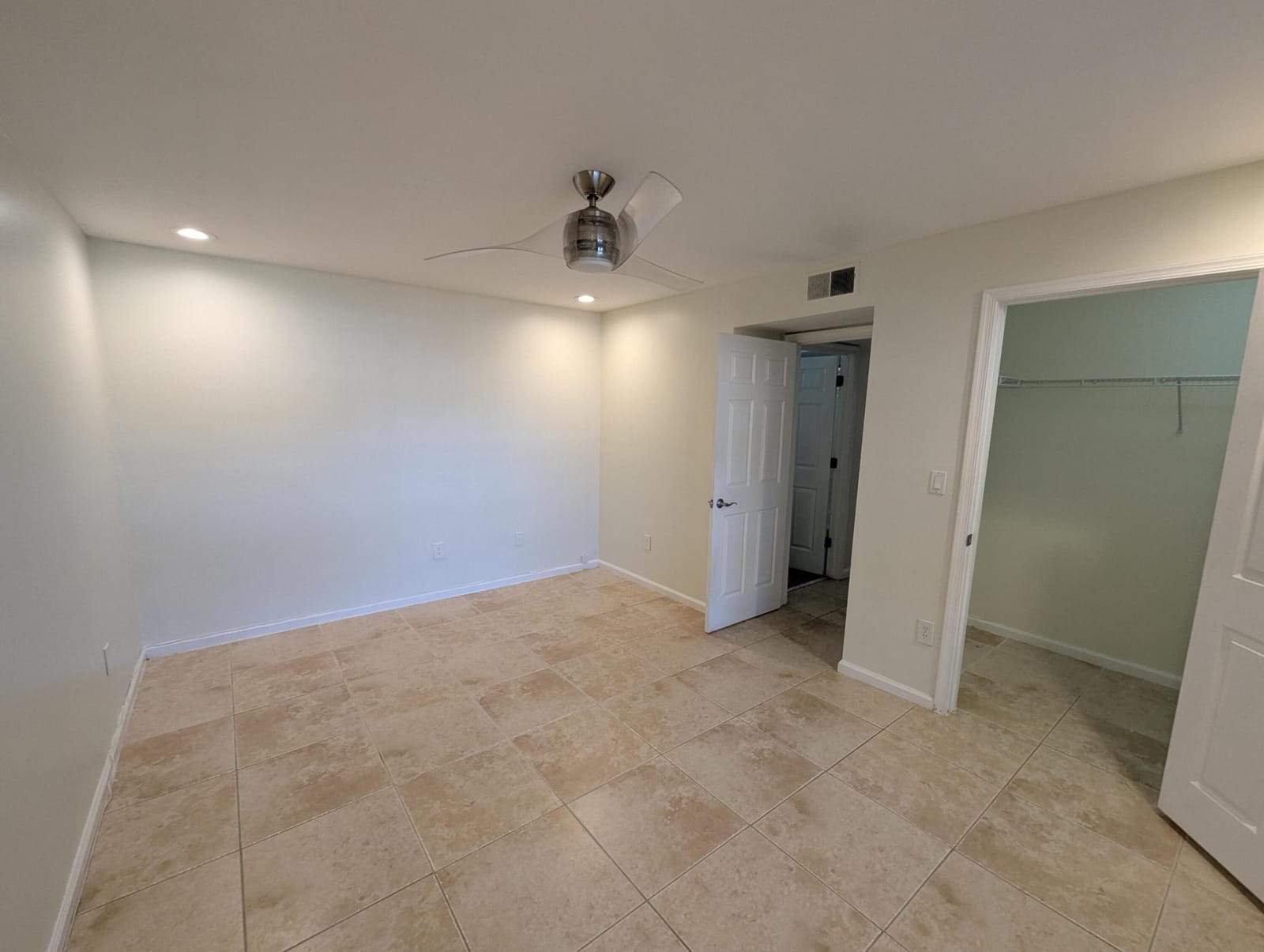 1335 CRYSTAL Way E — photo 4