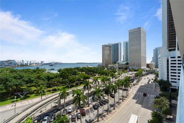 50 Biscayne Boulevard 902, Miami, FL 33132