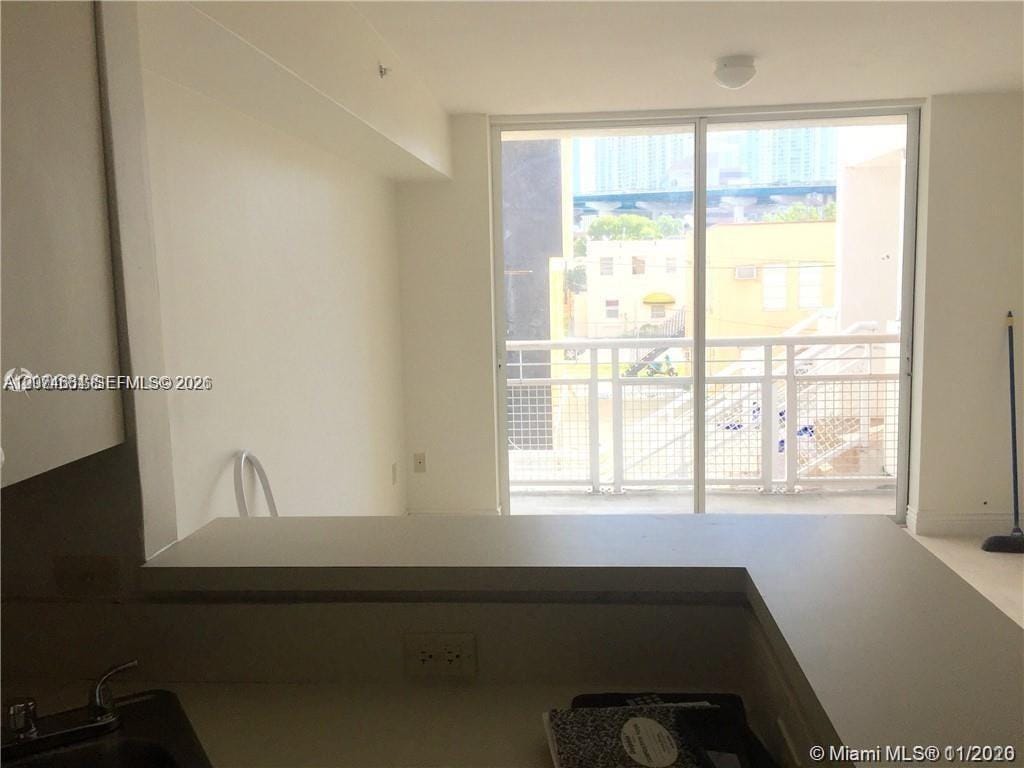 450 SW 3rd Street 15 — photo 3