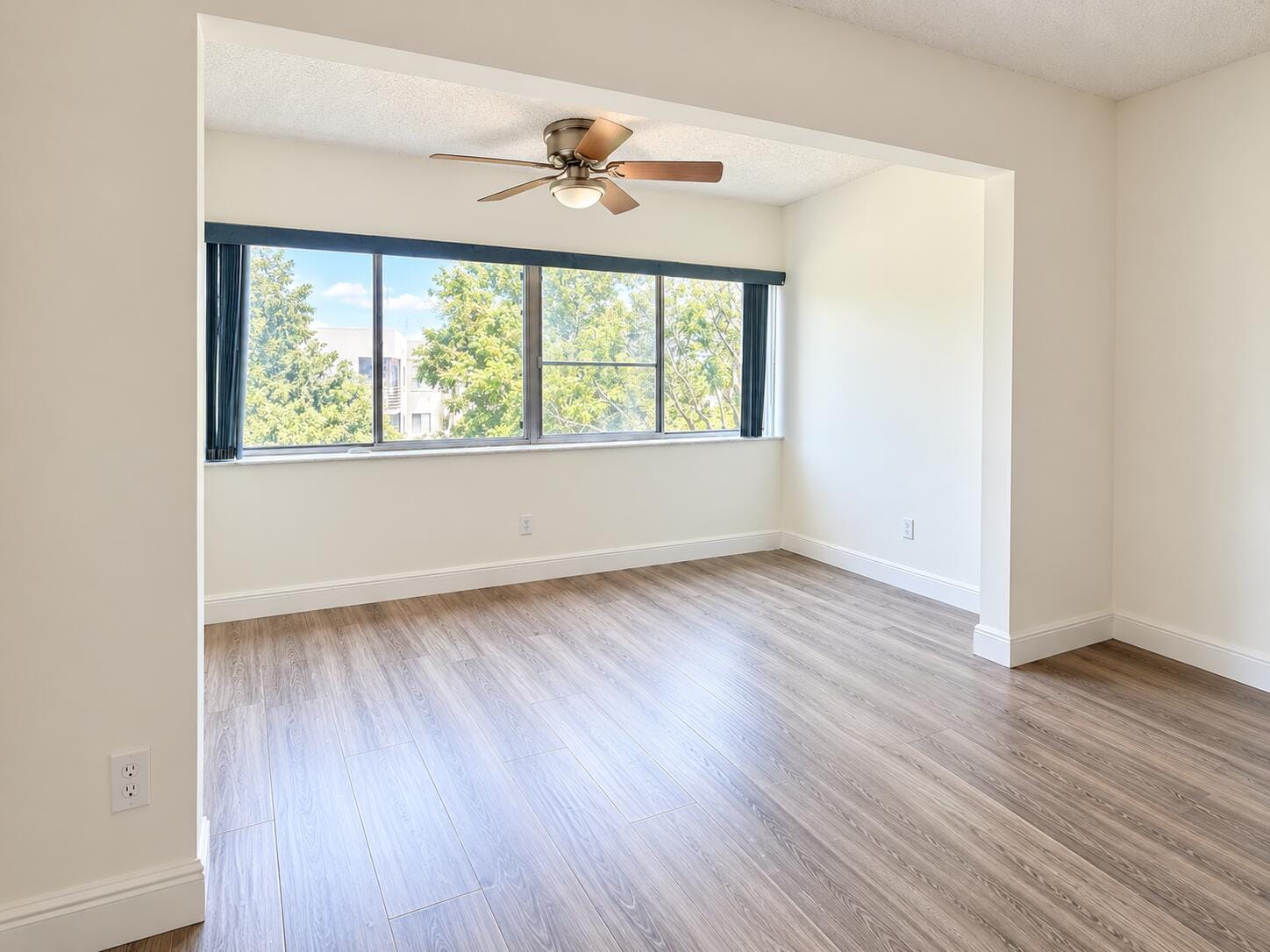 3178 VIA POINCIANA Drive 411 — photo 3