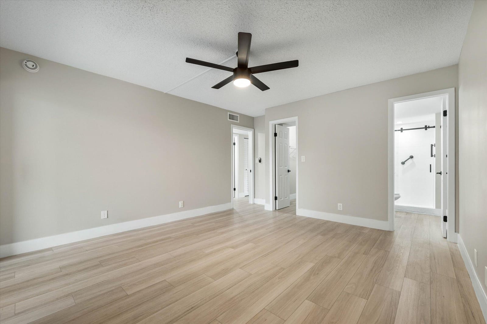 7428 ASHMONT Circle 210 — photo 10