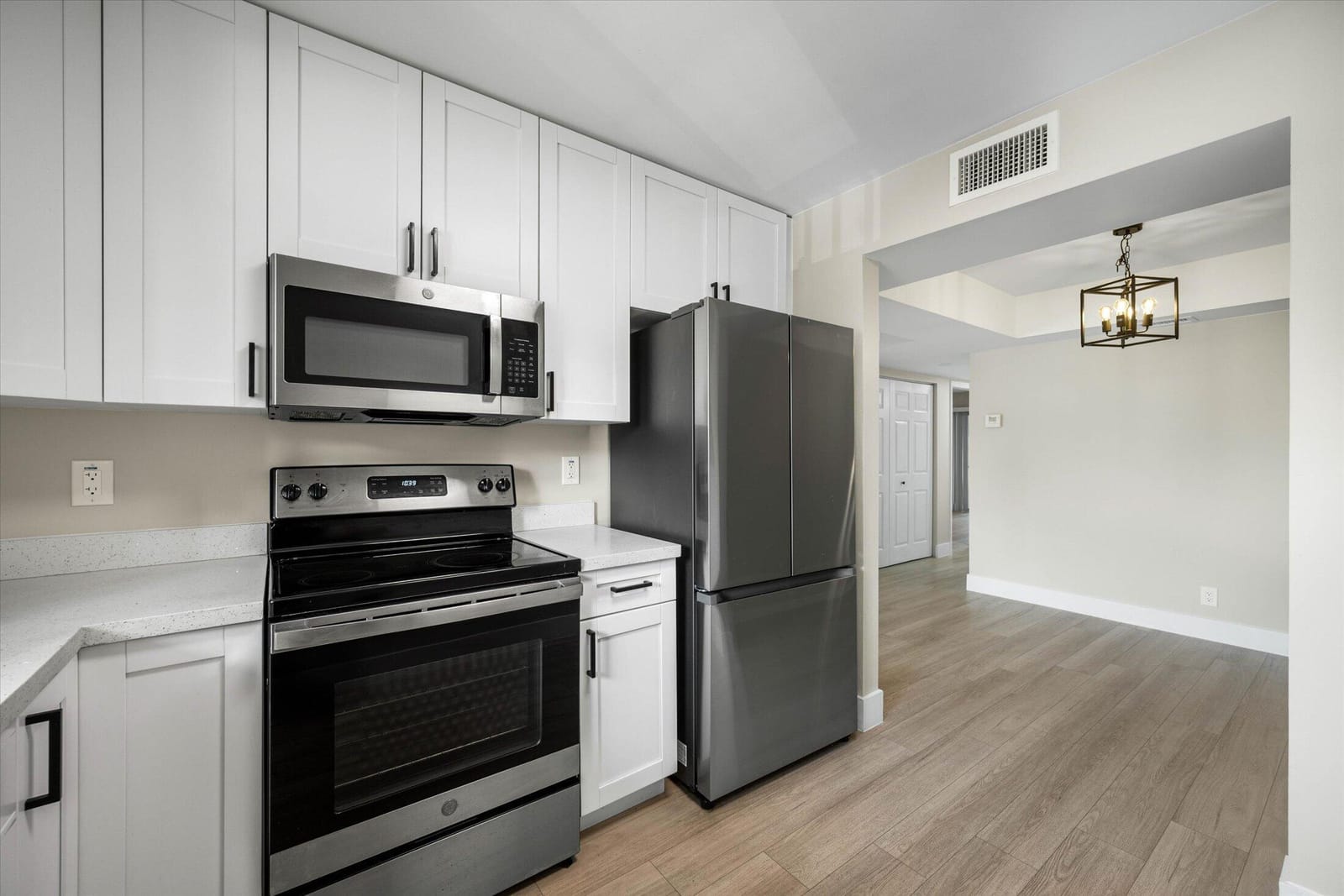7428 ASHMONT Circle 210 — photo 3