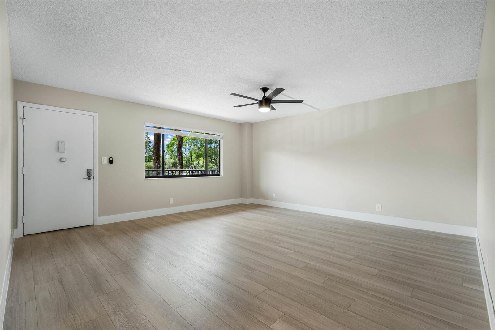 7428 ASHMONT Circle 210 — photo 6