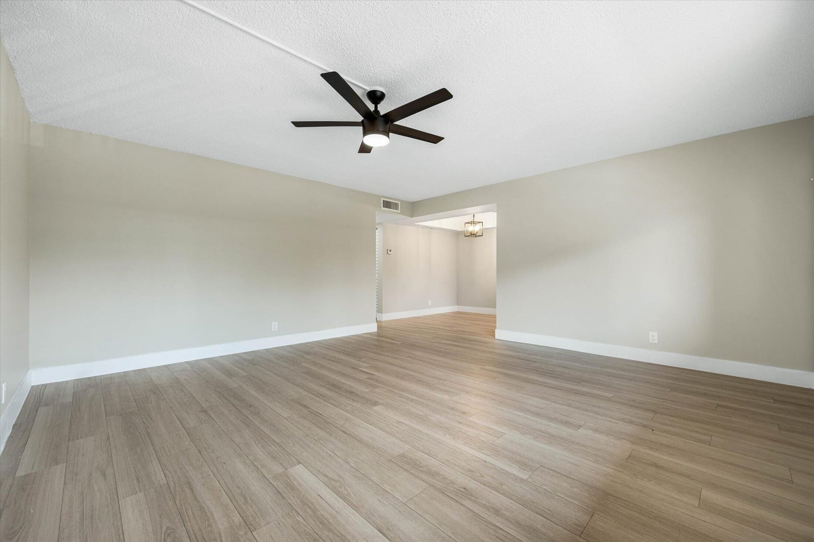 7428 ASHMONT Circle 210 — photo 7
