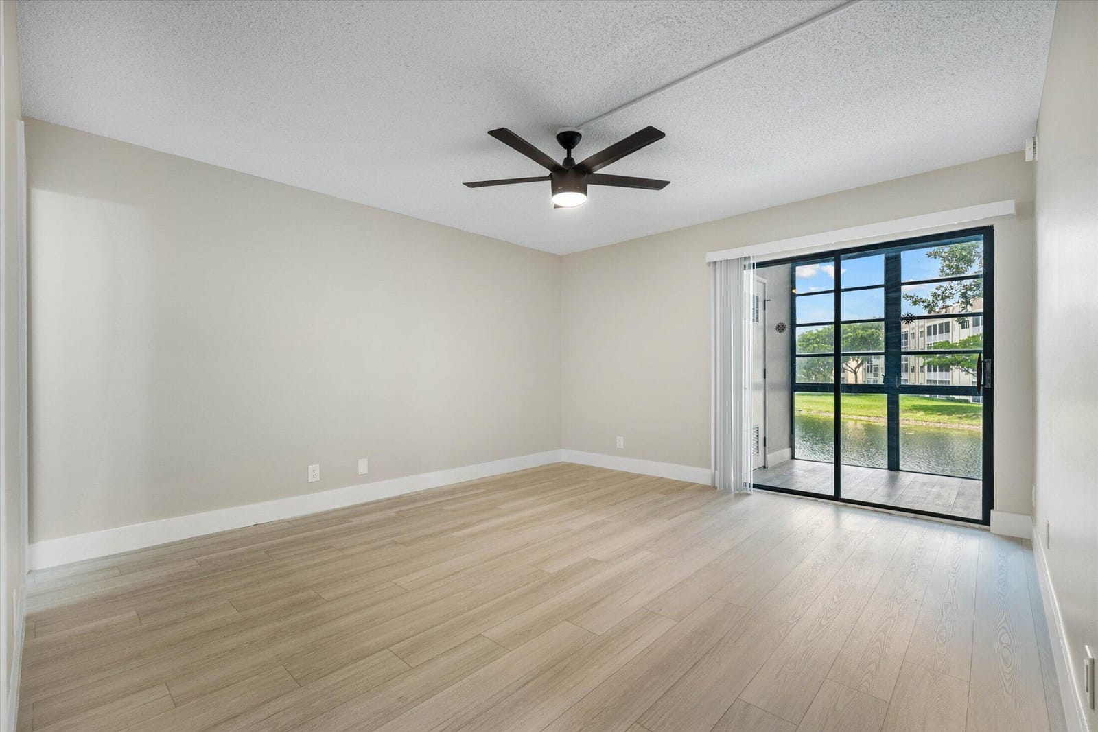7428 ASHMONT Circle 210 — photo 9