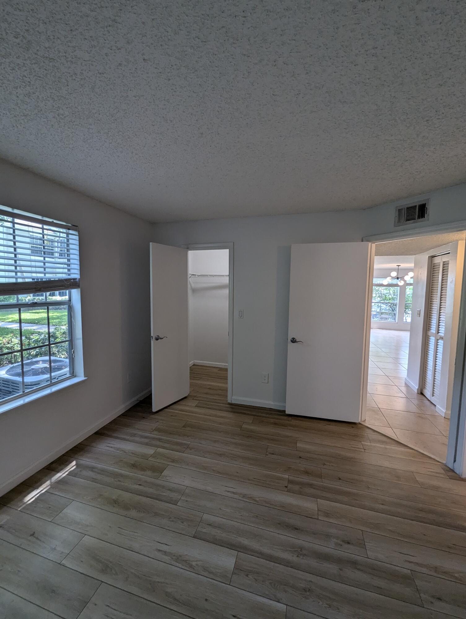 1215 CRYSTAL Way G — photo 2